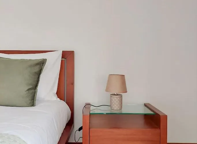 By The Garden * 蓬塔德尔加达